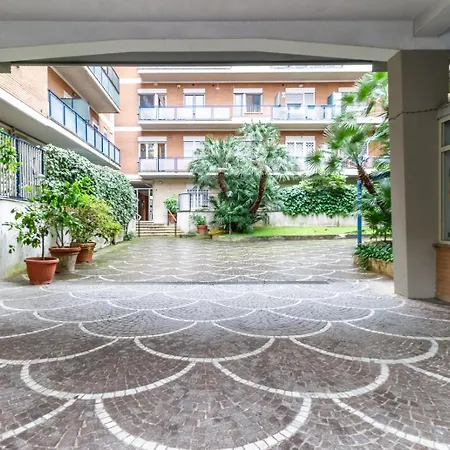 Aureum 15 Minutes From The Vatican!
